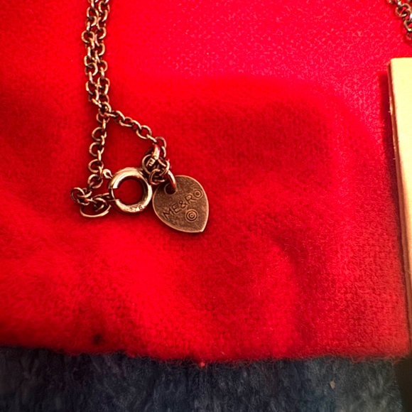 Me & Ro Skull necklace - Picture 3 of 5